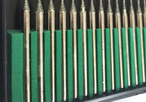 How many colors of diamond drill are there?